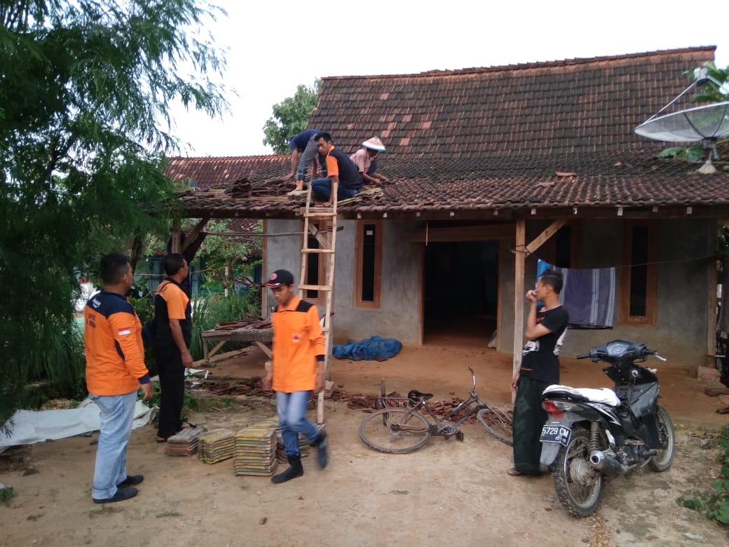 Angin Kencang Terjang Desa Pelang, 12 Rumah Warga jadi Korban